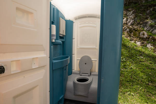 Best Portable restroom trailer rental  in Plum, PA